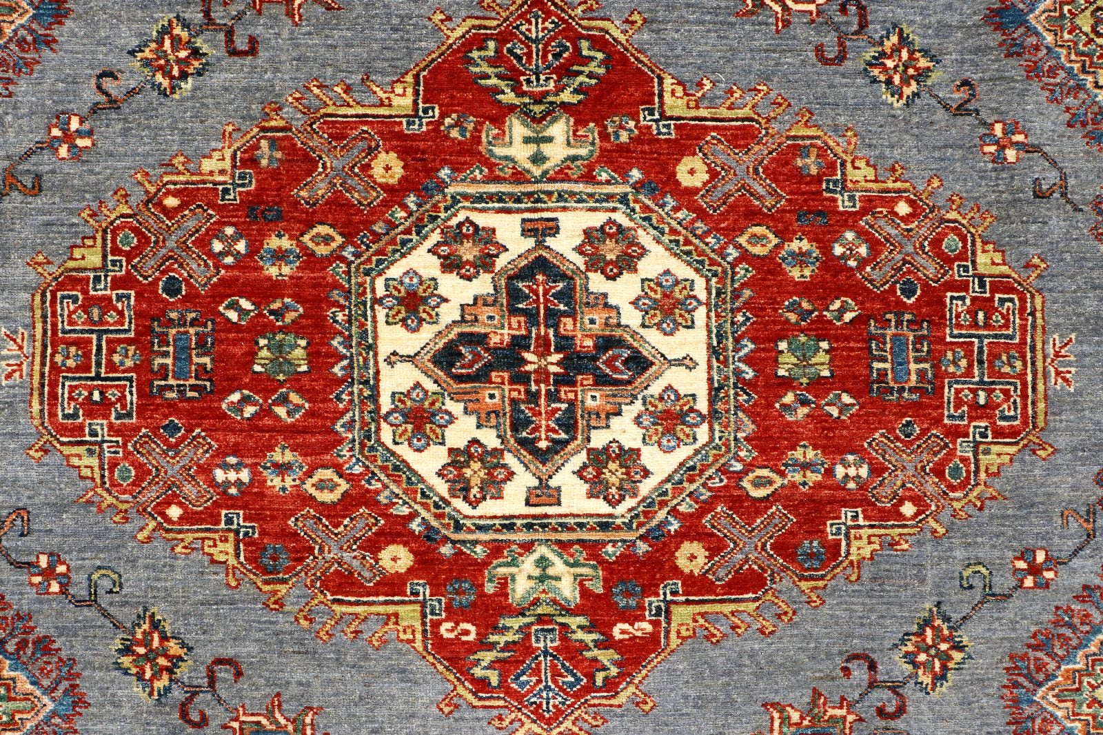 Kazak tapijt maat: 346x247