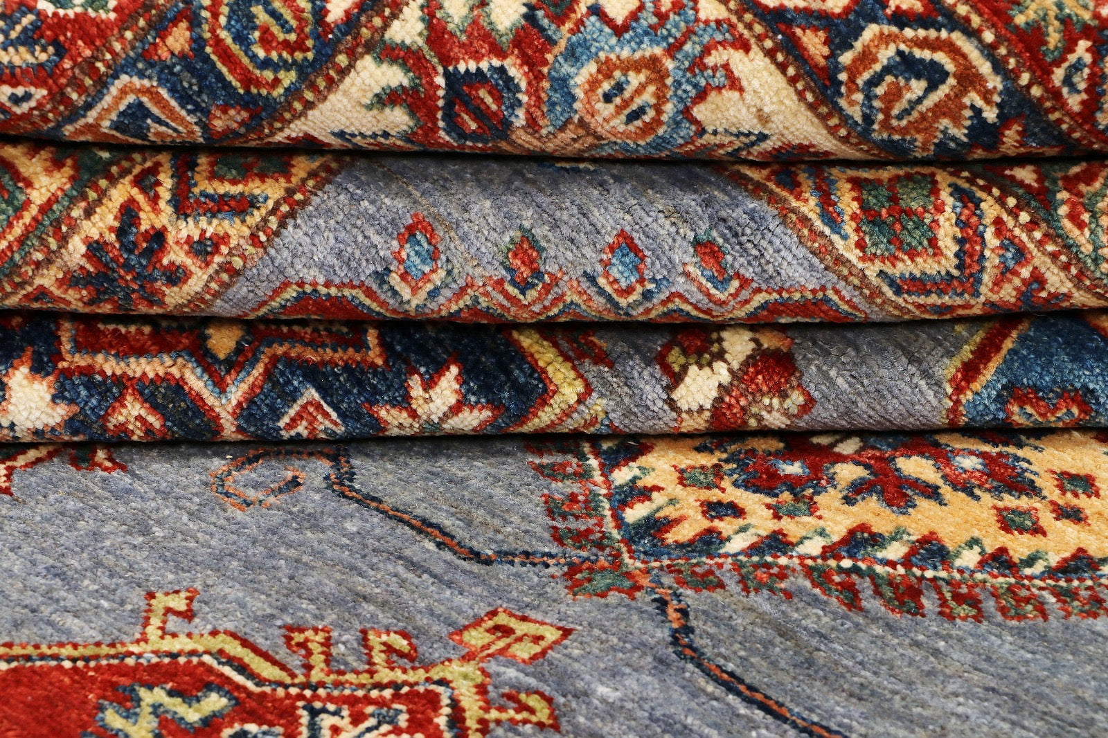 Kazak tapijt maat: 346x247