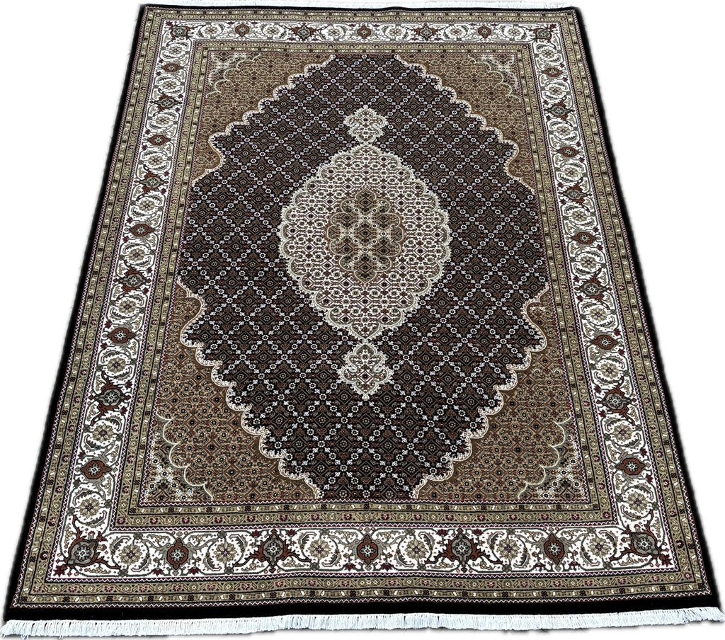 Tabriz tapijt maat: 243x176