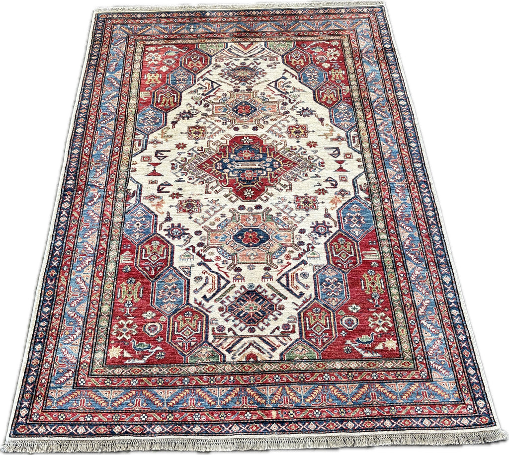 Dagastan tapijt maat: 239x170