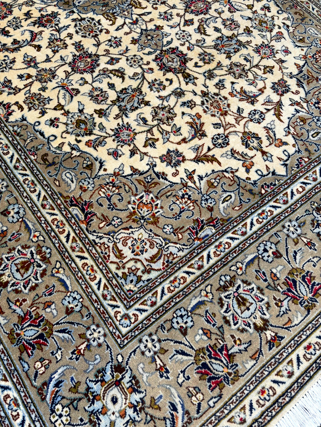 Kaschmar tapijt maat: 310x198