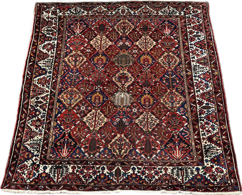 Klassiek Perzisch vloerkleed Bachtiar tapijt maat: 395x315